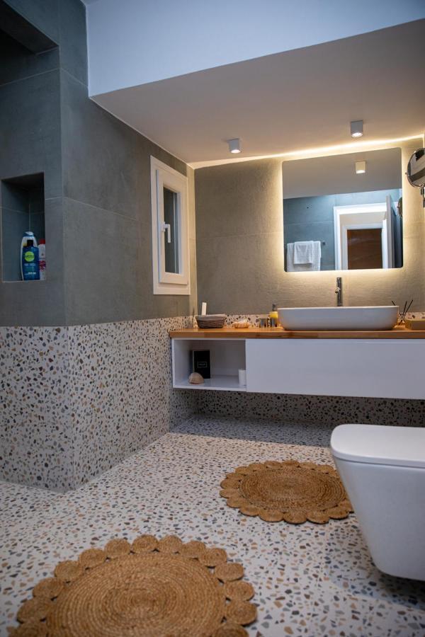 Artemis Suite Agia Marina  Exterior foto